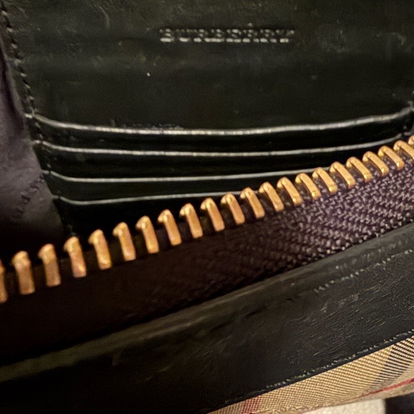 Authentic Burberry Crossbody Bag - Picture 4 of 6